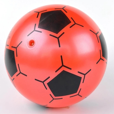 Cadeau rebondissant de forme de football de jouet de ballon de football gonflable de PVC d'enfants adaptés aux besoins du client