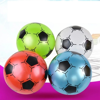 Cadeau rebondissant de forme de football de jouet de ballon de football gonflable de PVC d'enfants adaptés aux besoins du client