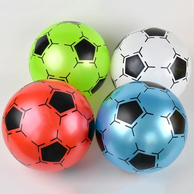 Cadeau rebondissant de forme de football de jouet de ballon de football gonflable de PVC d'enfants adaptés aux besoins du client