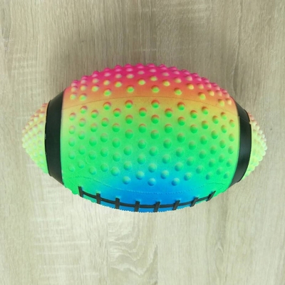Le football ovale 5&quot; arc-en-ciel gonflable de boule de terrain de jeu a coloré antiusure