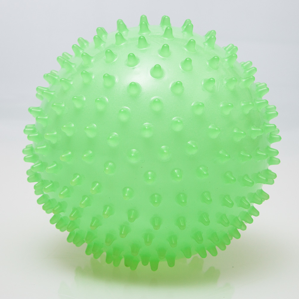 Lueur de PVC dans la boule gonflable foncée de massage de la taille 15CM pour des enfants